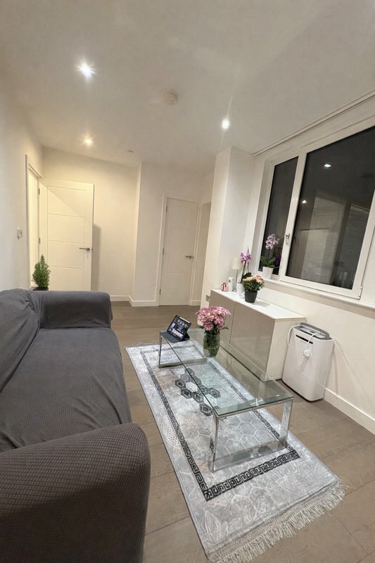 Room High Street in Greater London