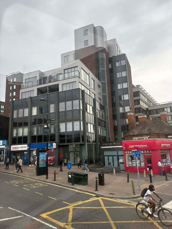 Room High Street in Greater London
