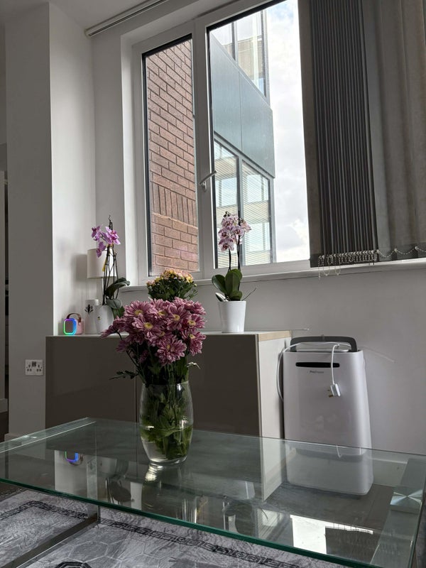 Room High Street in Greater London