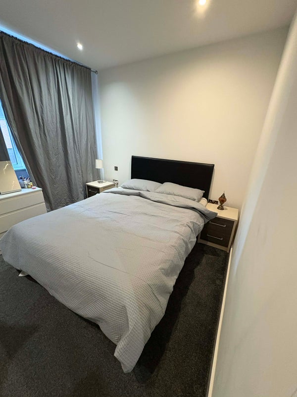 Room High Street in Greater London