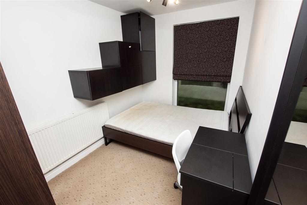 Flat Seymour Close in Birmingham