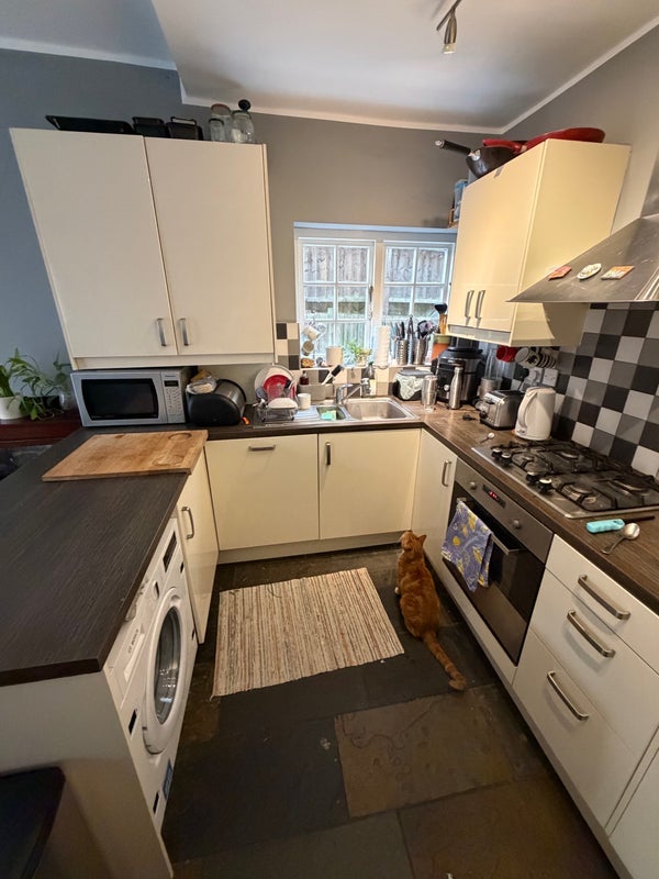 Room Lyham Road in Greater London