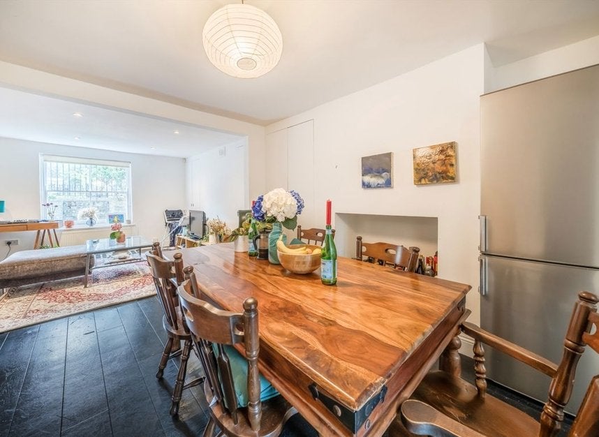 House Albion Terrace in Greater London