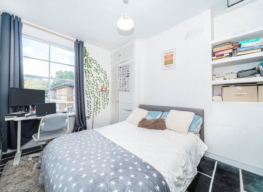 House Albion Terrace in Greater London