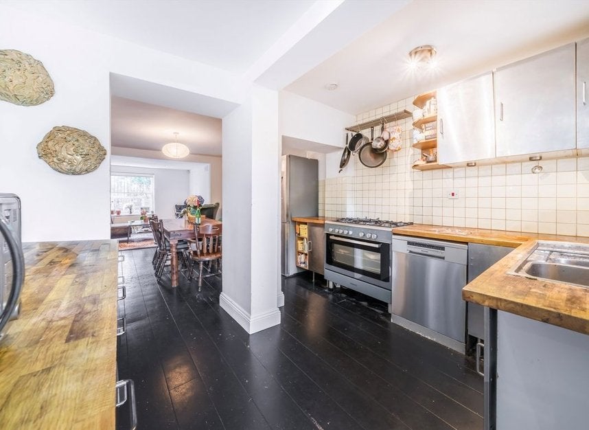 House Albion Terrace in Greater London