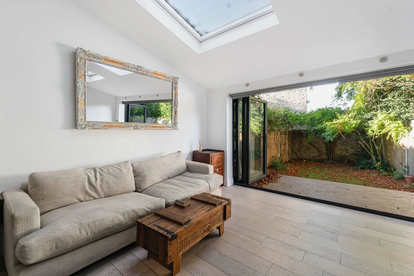 Flat Uxbridge Road in Greater London