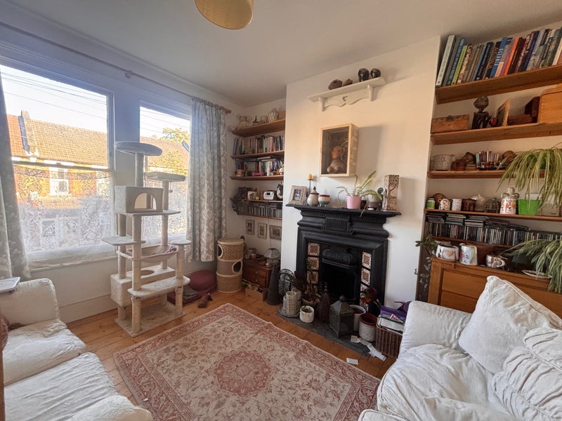 Room St. John's Road in Greater London