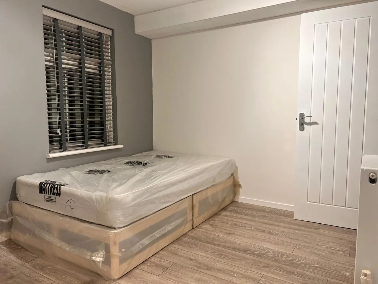 Room Helpeston in Basildon