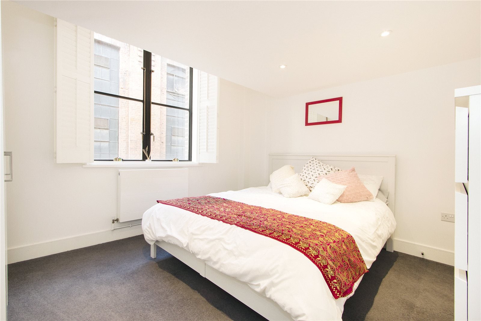 Flat Arts Lane in Greater London