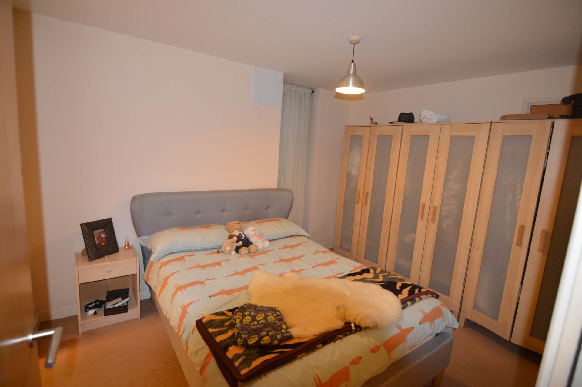 Flat Hermit Road in Greater London