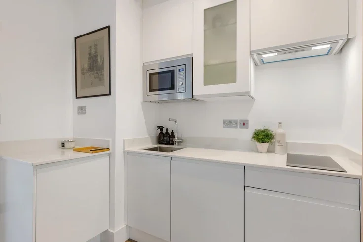 Flat Sloane Avenue in Greater London