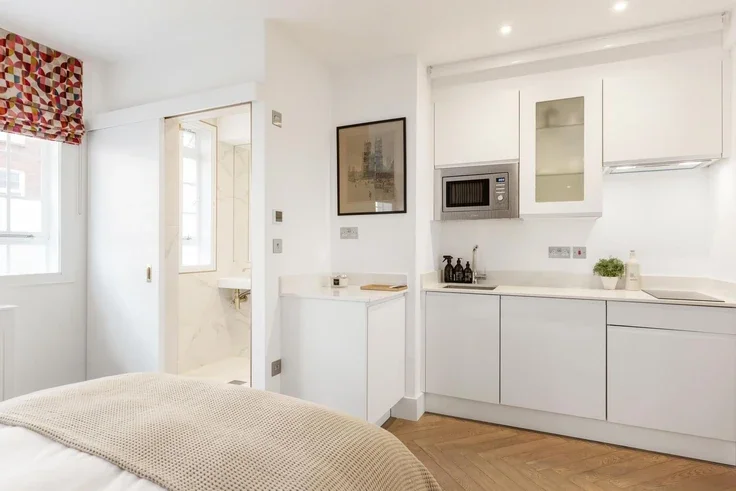 Flat Sloane Avenue in Greater London