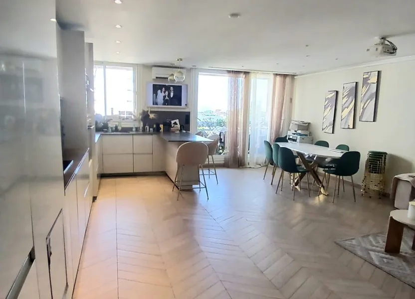 Appartement Avenue Faidherbe à Les Lilas
