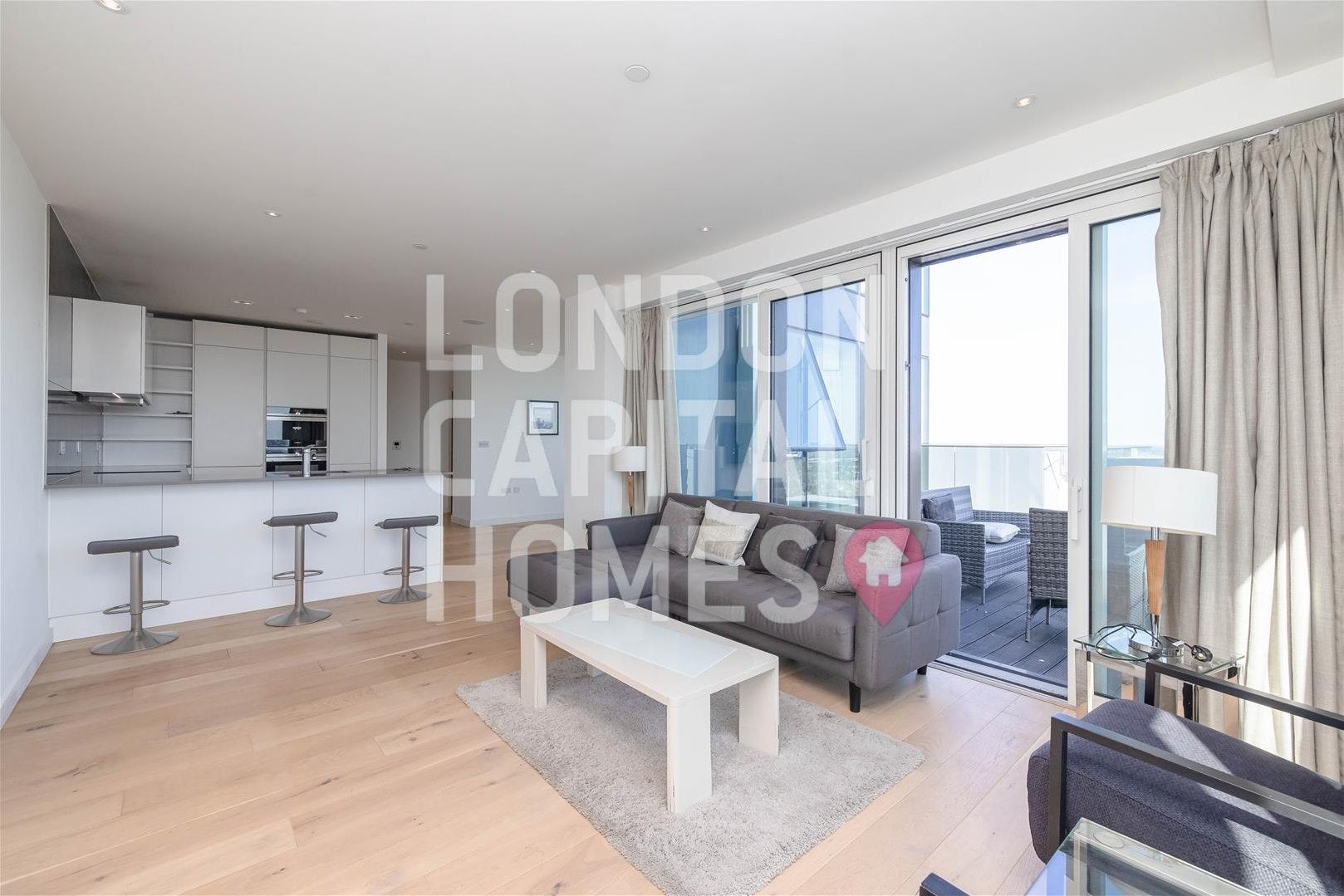 House Devan Grove in Greater London
