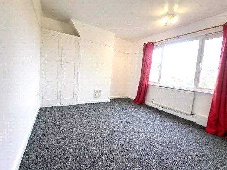 Flat Cedar Grove in Greater London
