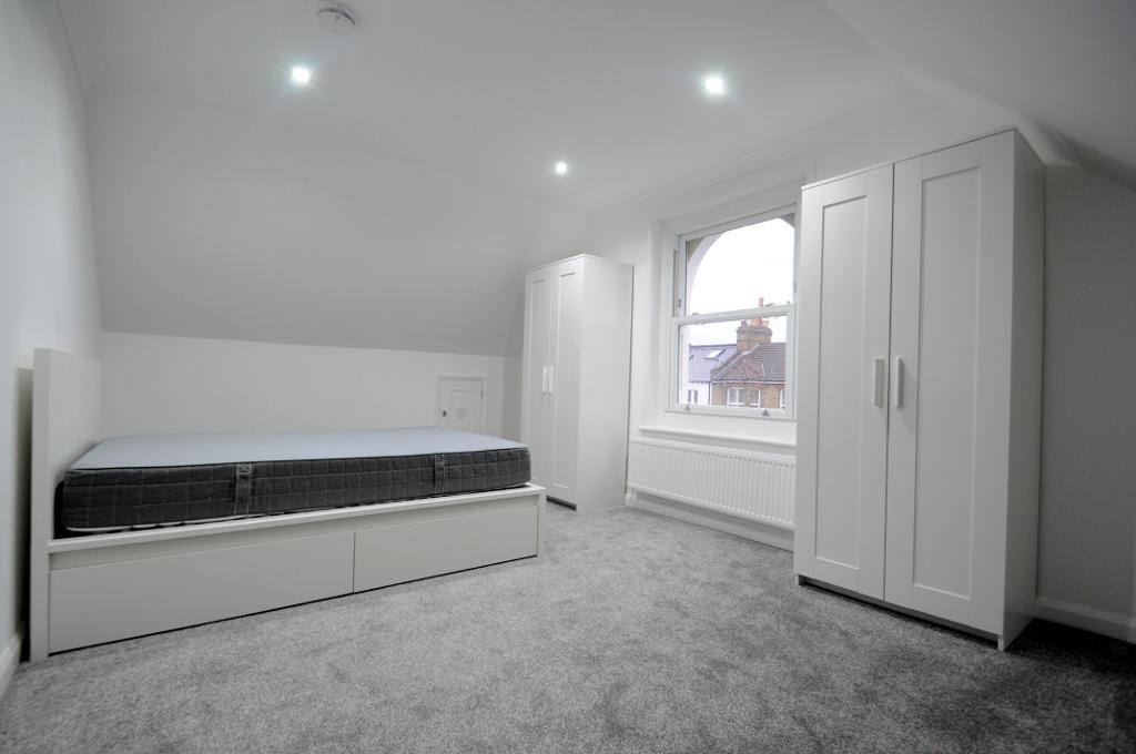 Flat Copleston Road in Greater London