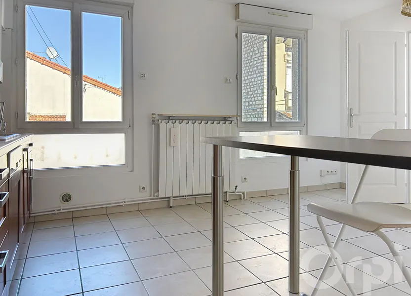 Flat Rue Chevreul in Maisons-Alfort