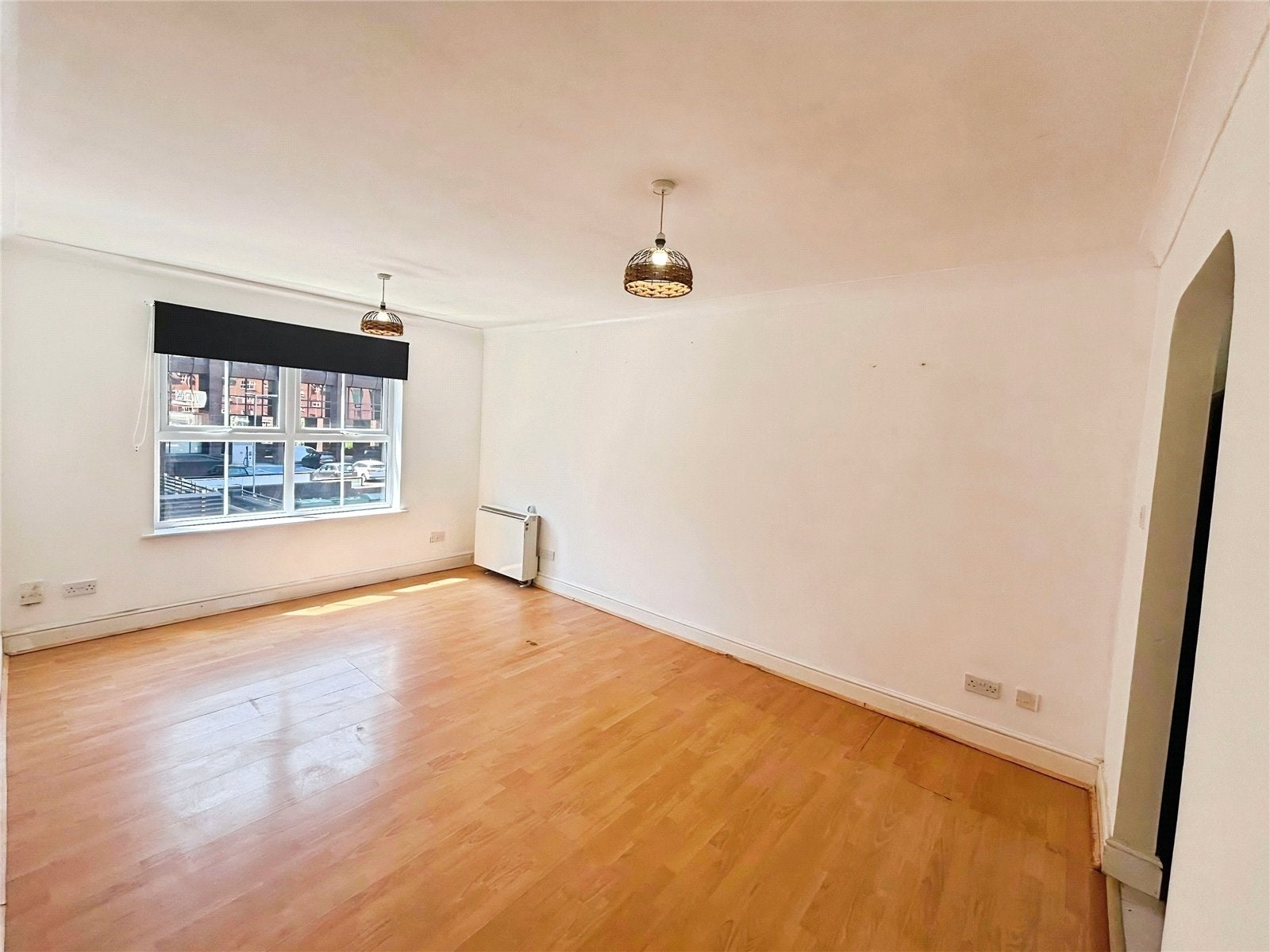 Flat Sandgate Court in Woking