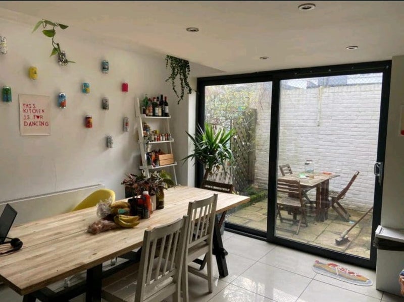 Room Kerrison Road in Greater London