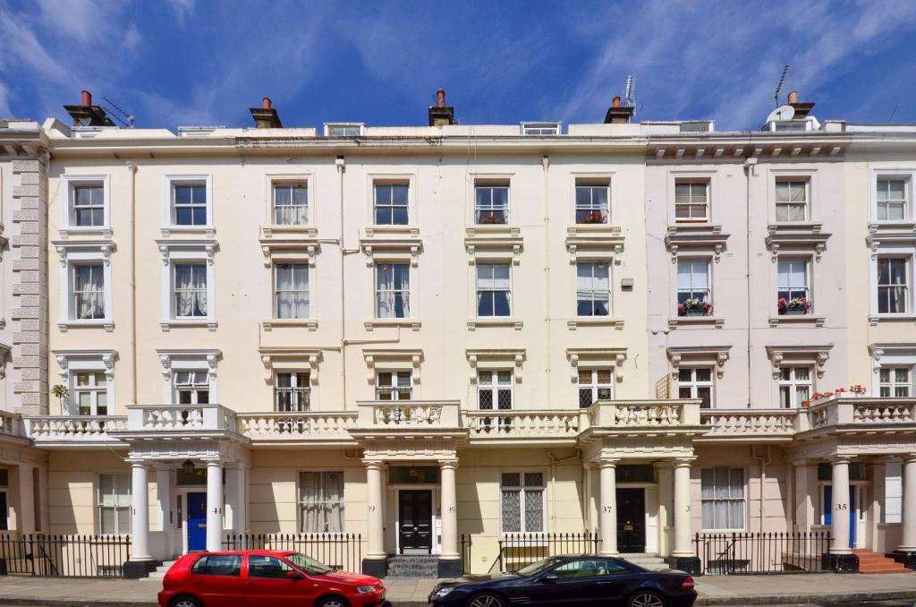 Flat Gloucester Street in City of Westminster