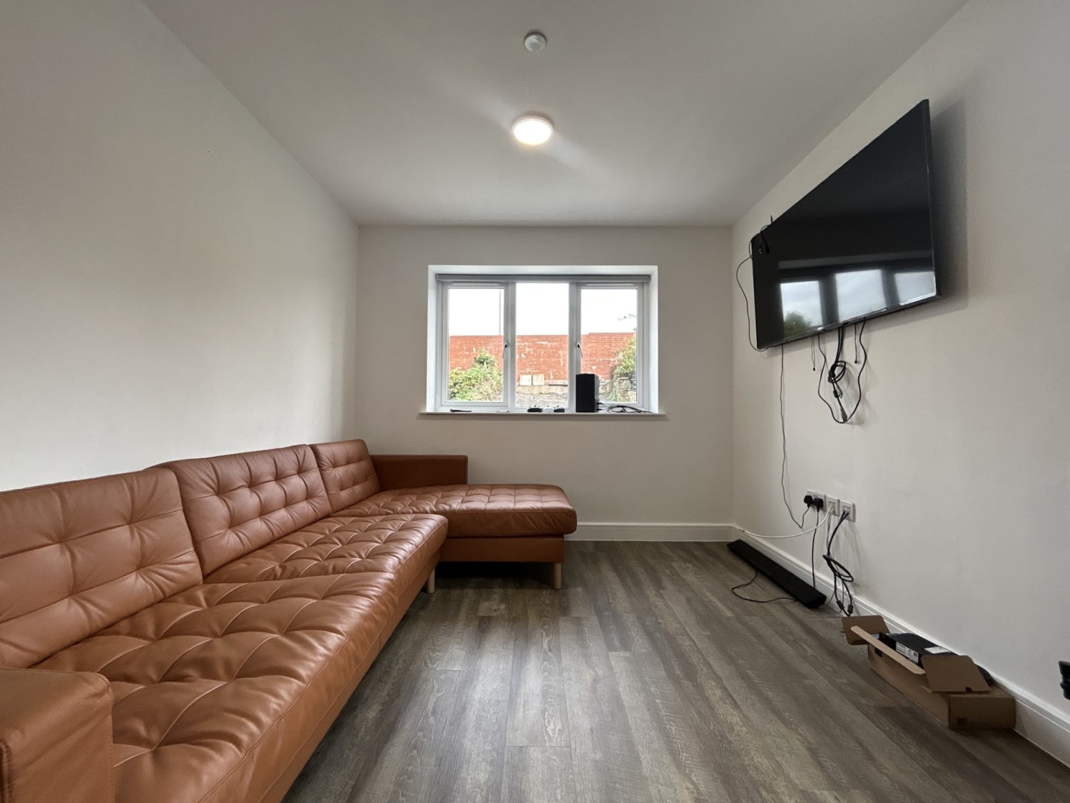 House Rhymney Terrace in Cardiff