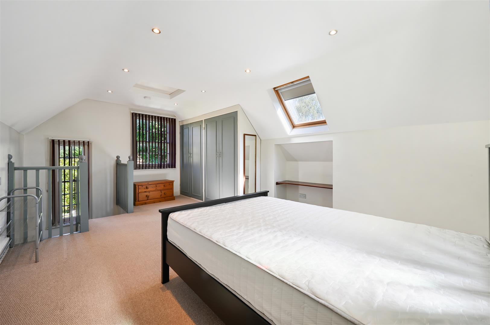 House Langley Road in Greater London