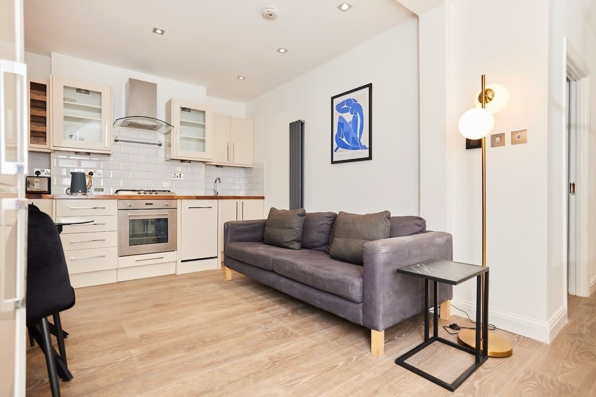 Flat Southwark Park Road in Greater London