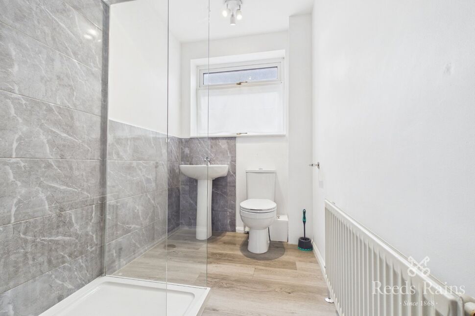 Flat Woodview Close in North East Derbyshire