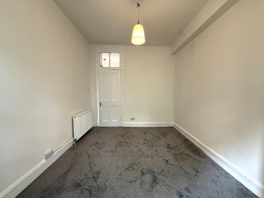 Flat Niddrie Road in Glasgow