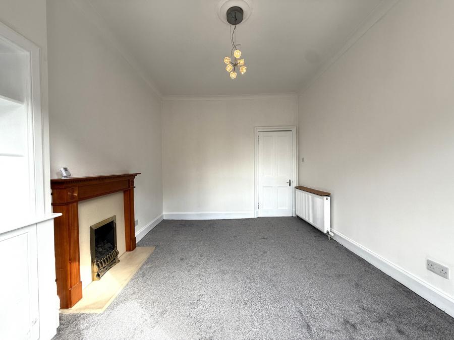 Flat Niddrie Road in Glasgow