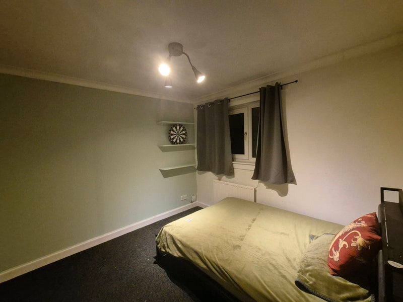 Room Robertson Way in Livingston