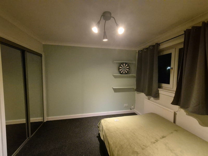 Room Robertson Way in Livingston