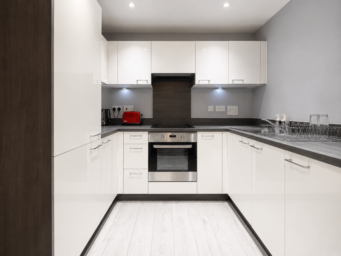 Flat Connersville Way in Greater London
