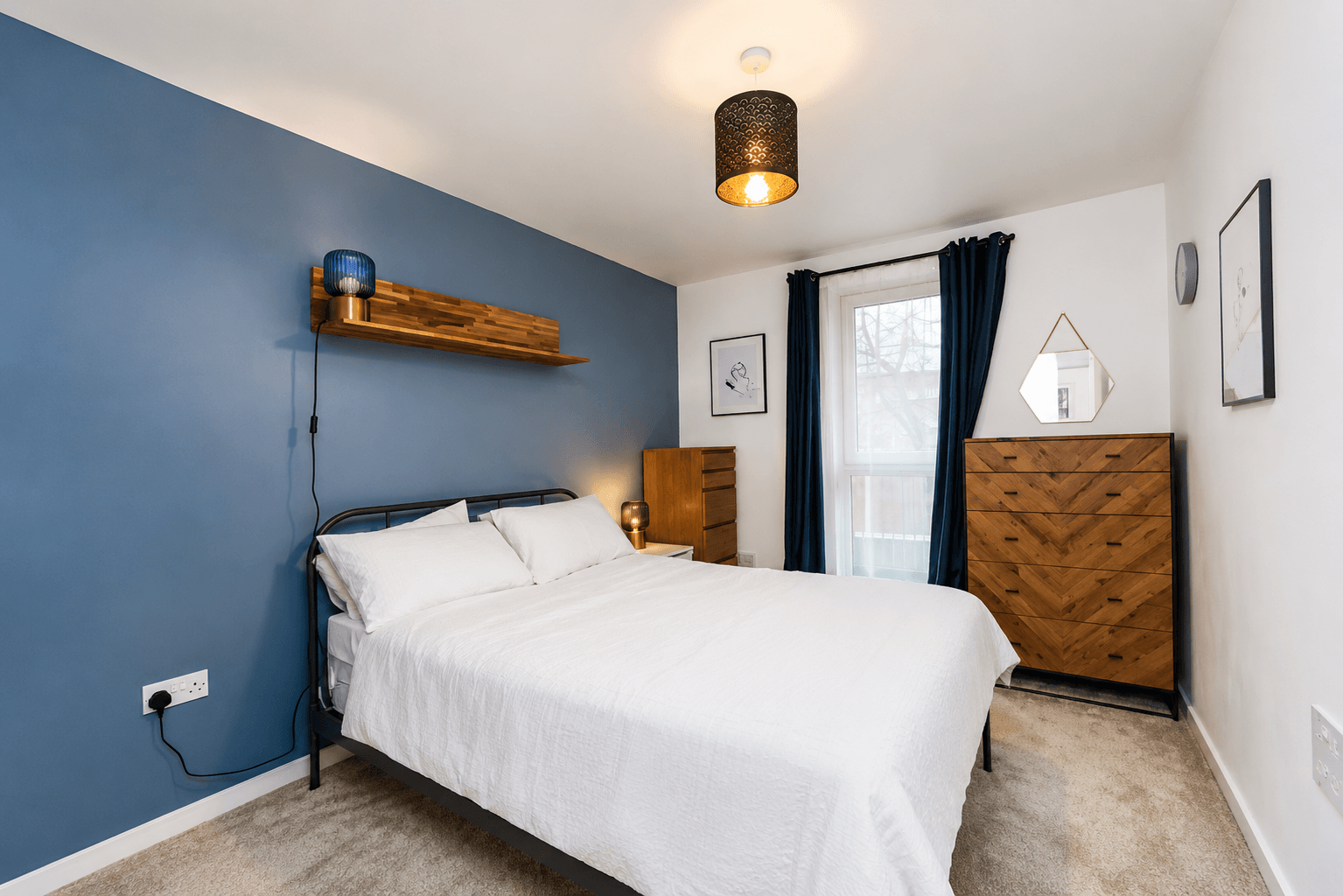 Flat Connersville Way in Greater London