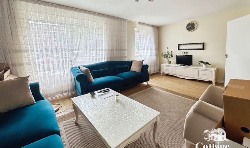 Flat Tiverton Road in Greater London