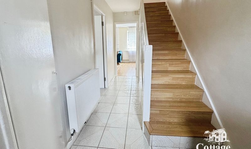 Flat Tiverton Road in Greater London