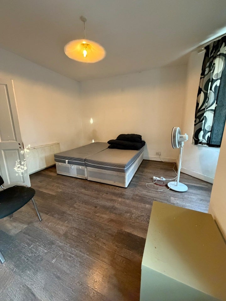 Room St Winefride's Avenue in Greater London