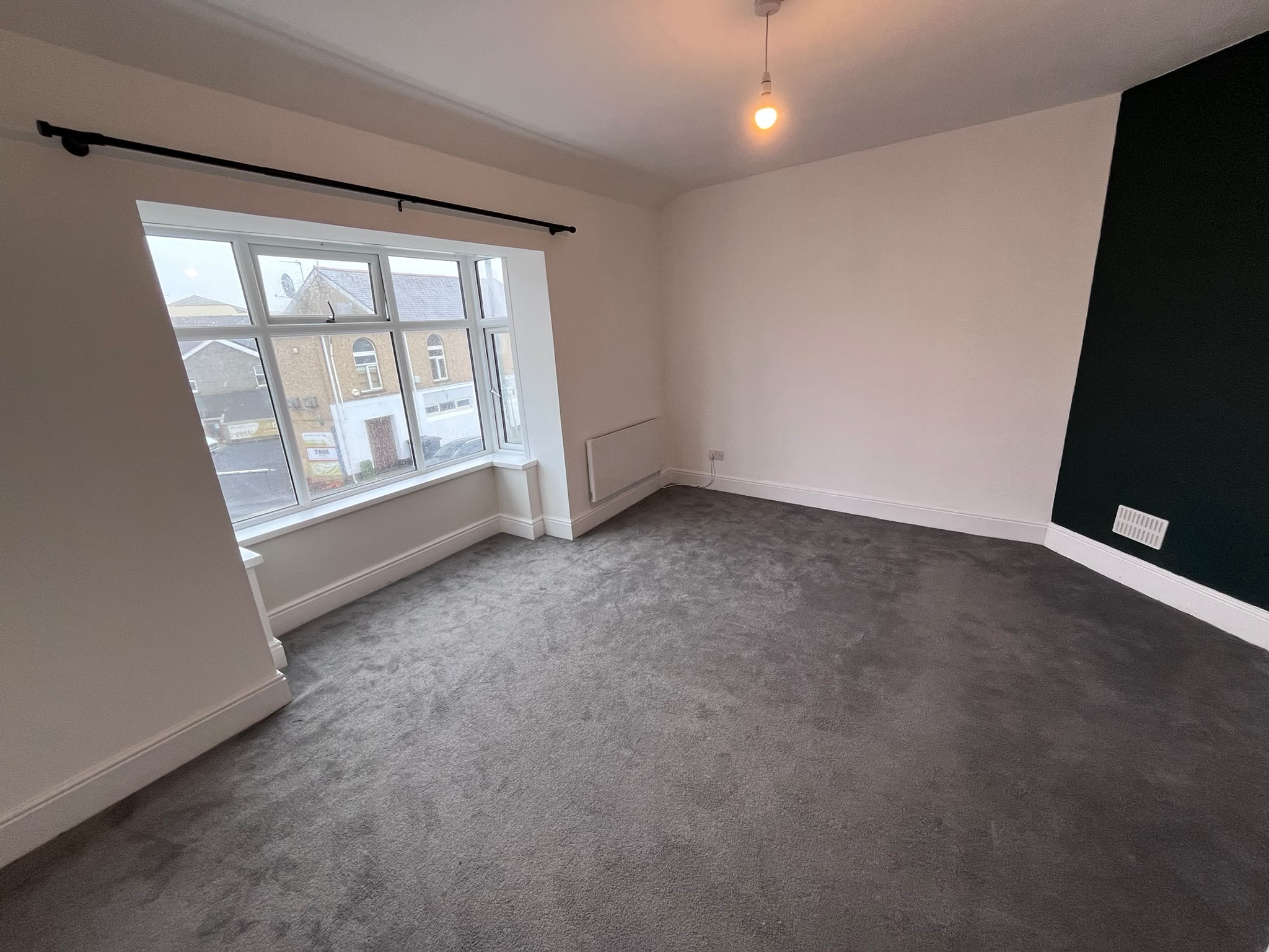 Flat Eversley Road in Swansea
