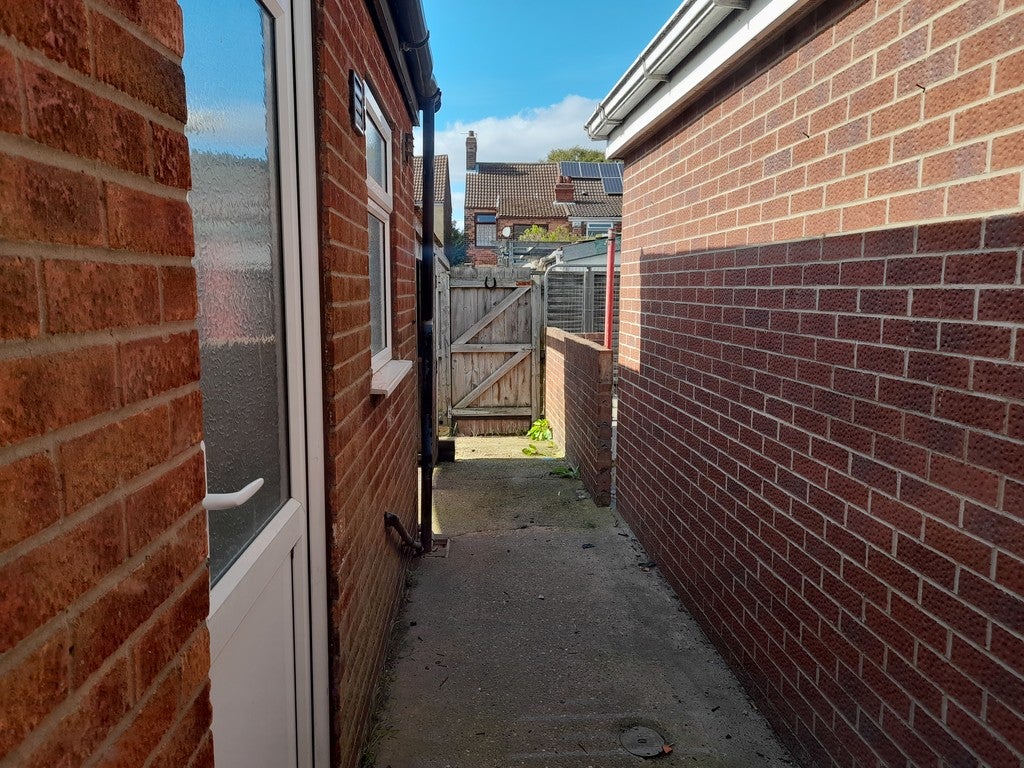 Flat Cyprus Street in Hull