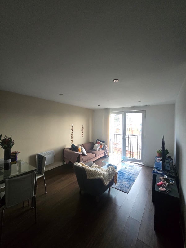 Room Sillavan Way in Salford