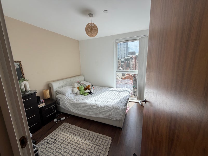 Room Sillavan Way in Salford
