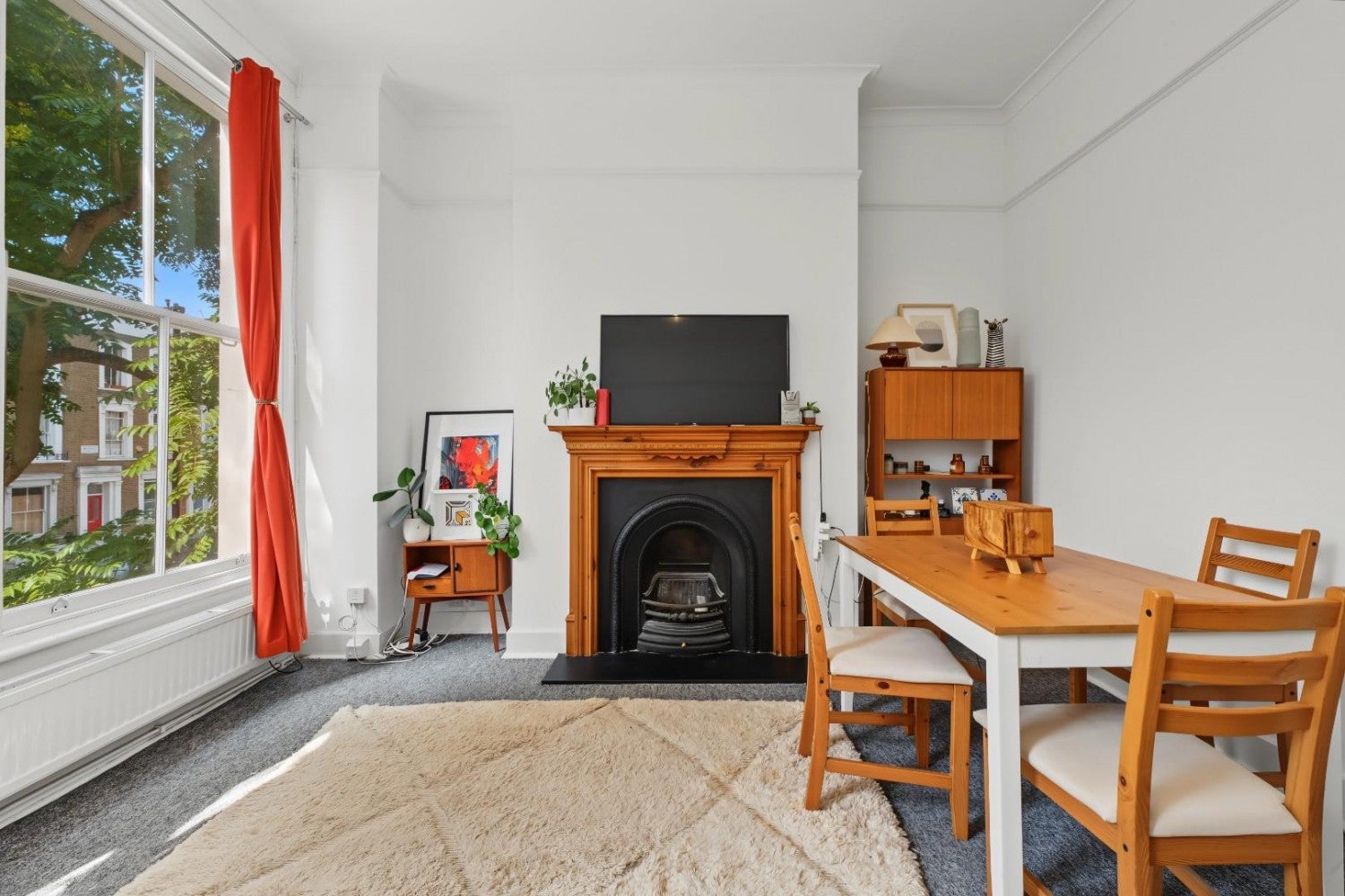 Flat Mildmay Road in Greater London