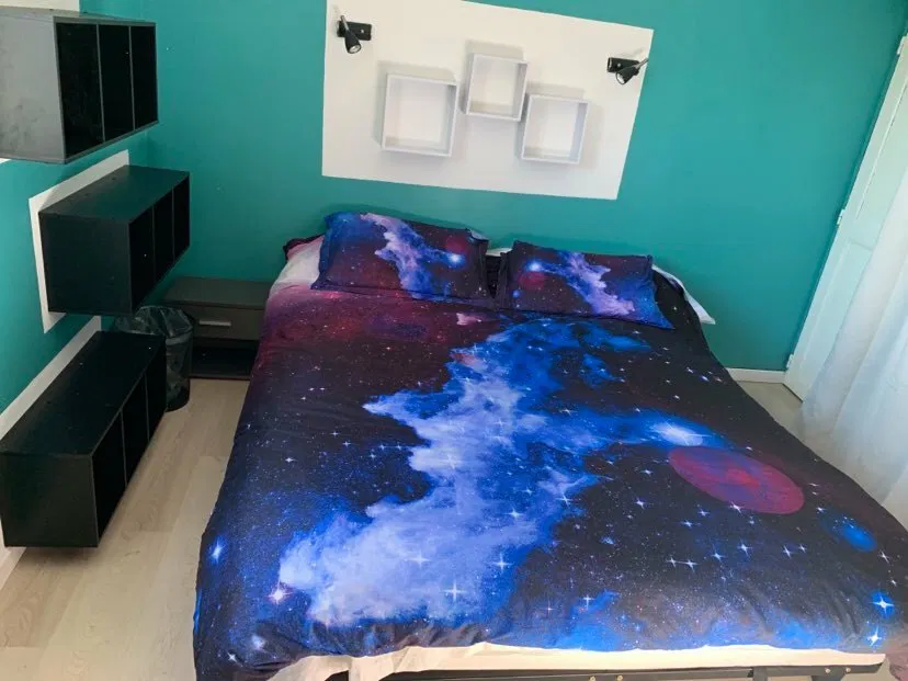 Room Rue Raymond Phelip in Les Andelys