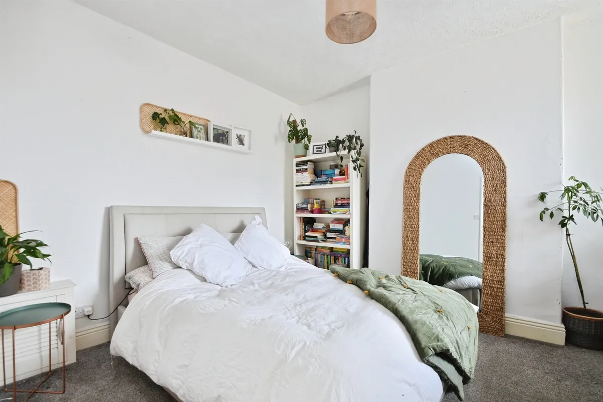 Flat Mayfield Grove in Harrogate