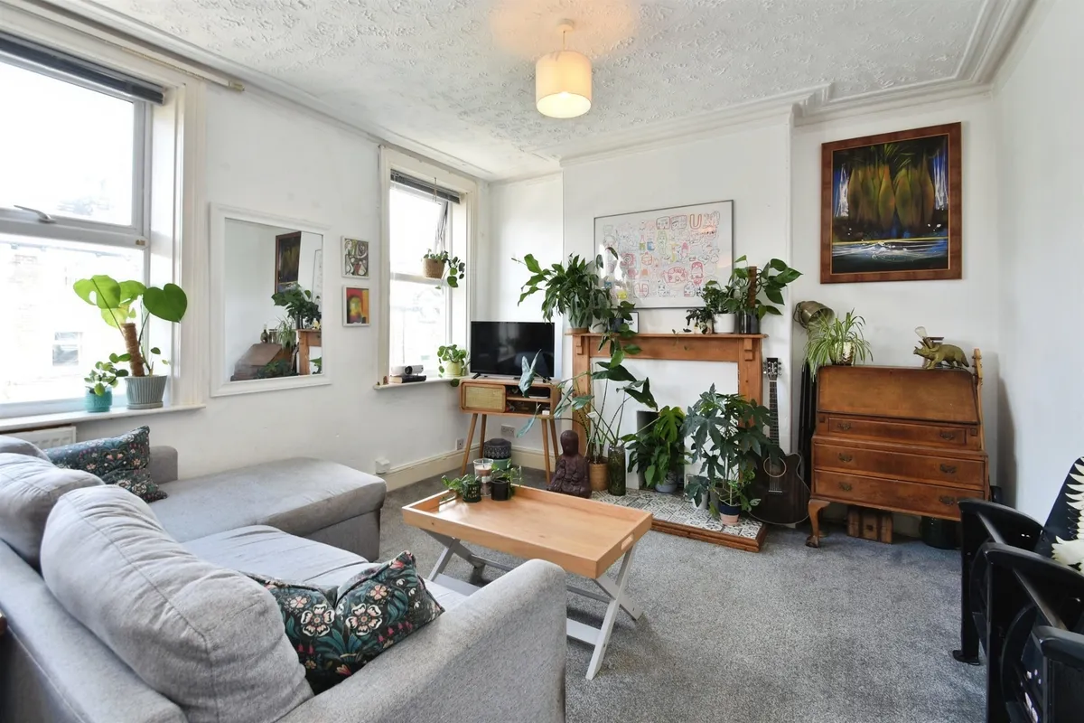 Flat Mayfield Grove in Harrogate