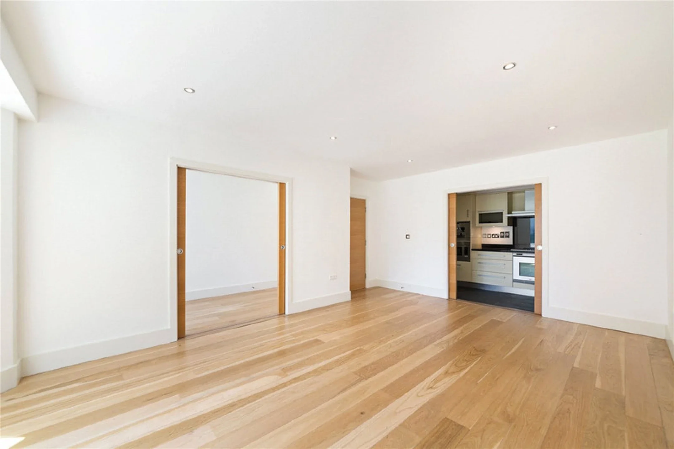 Flat Strand Drive in Greater London