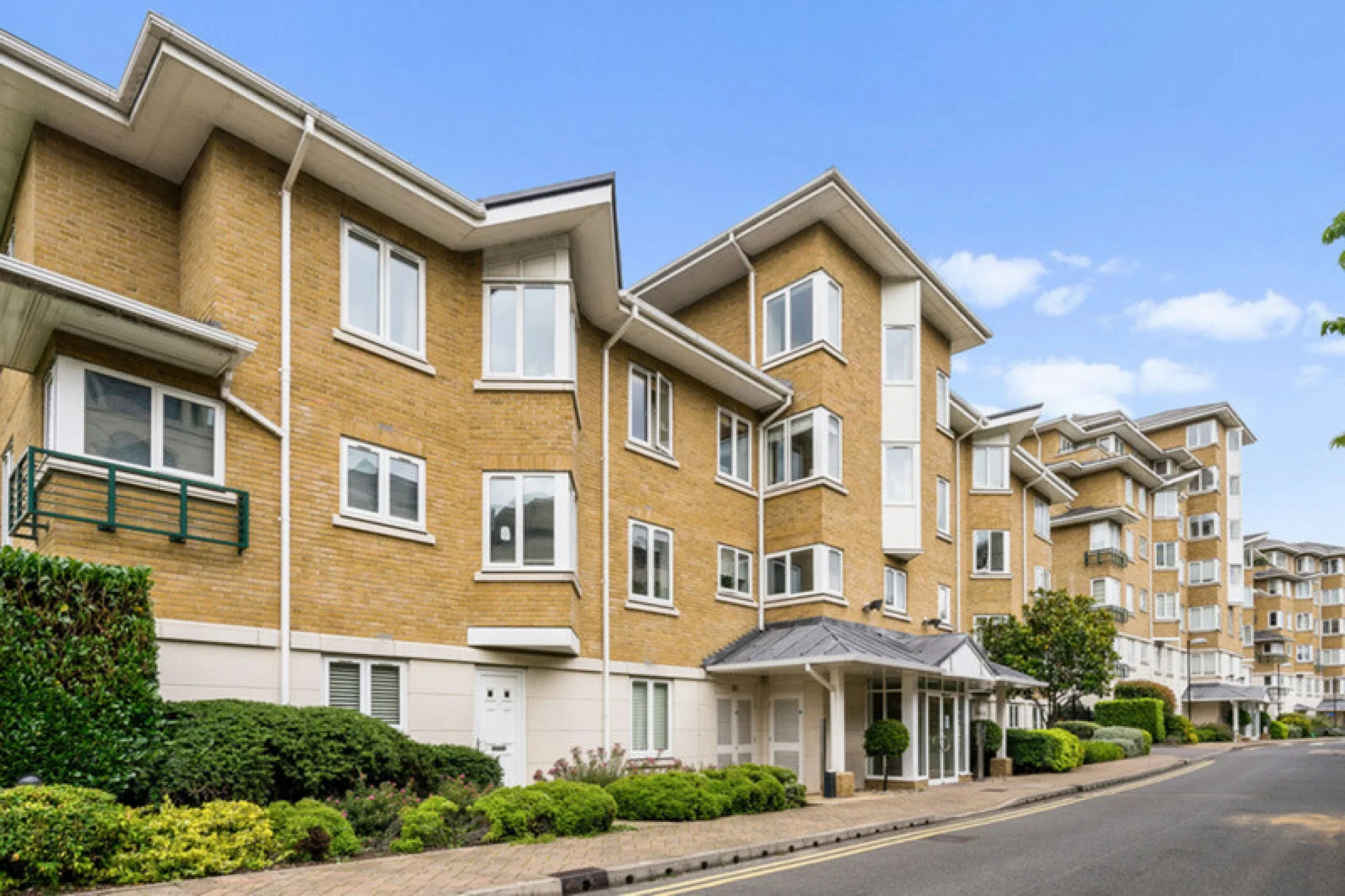 Flat Strand Drive in Greater London