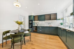 Flat Kynance Place in Greater London