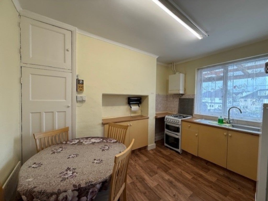 Flat Kingsbury Road in London
