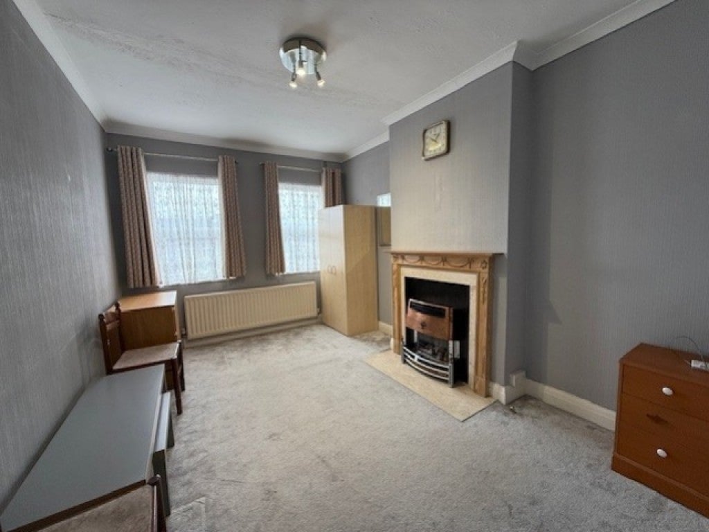Flat Kingsbury Road in London